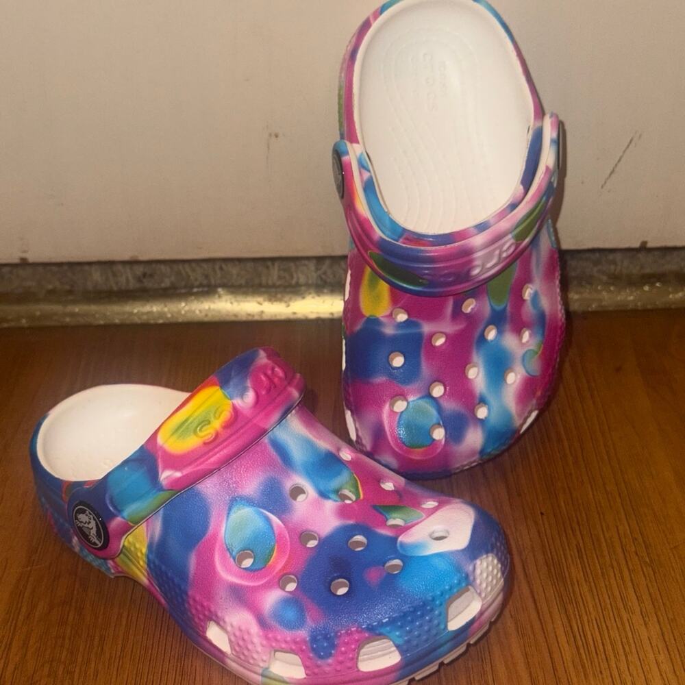 New Crocs Kids Classic Marbled Tie-Dye size C7 Toddler Slip-On Shoes